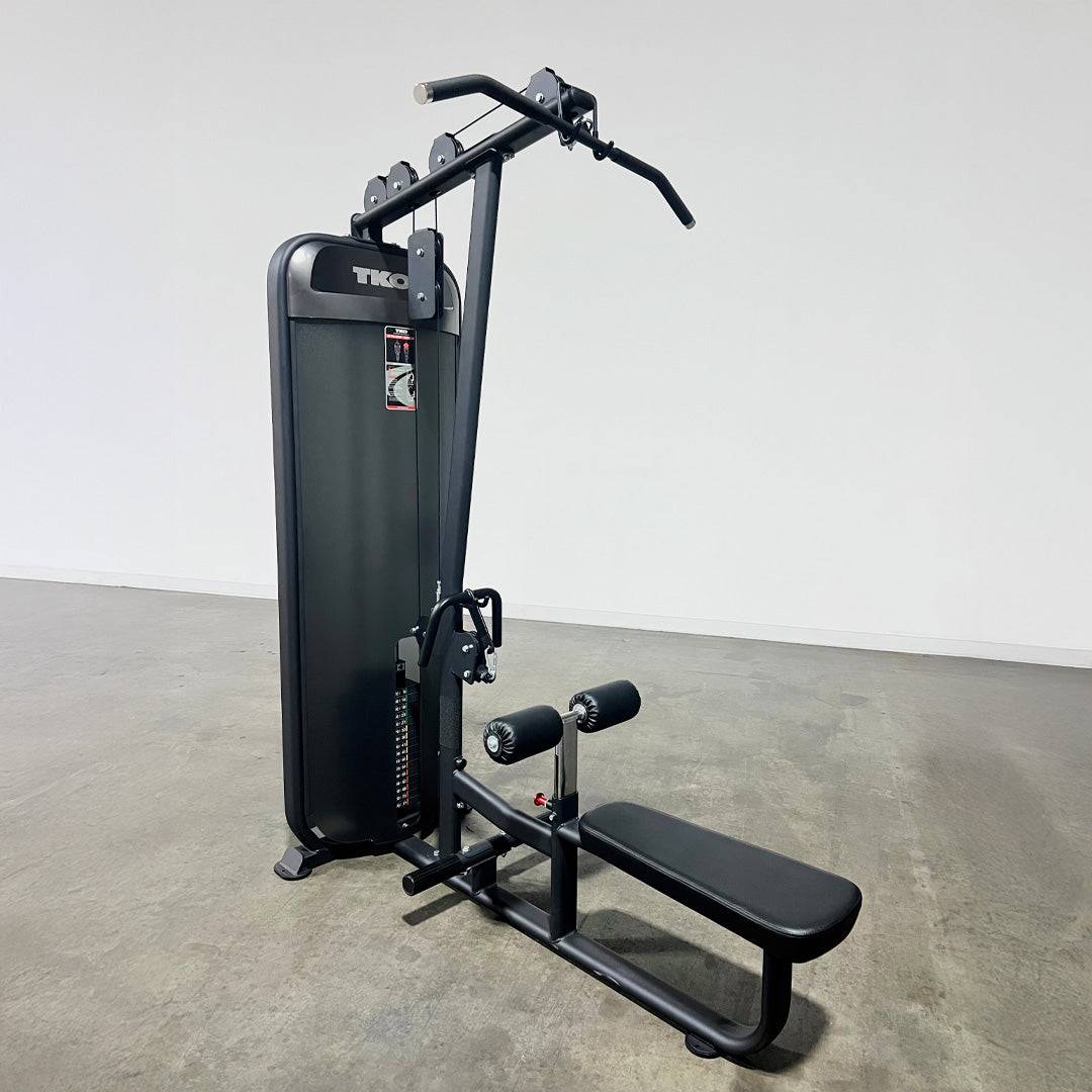 8801-BKLatPulldownMidRowphoto